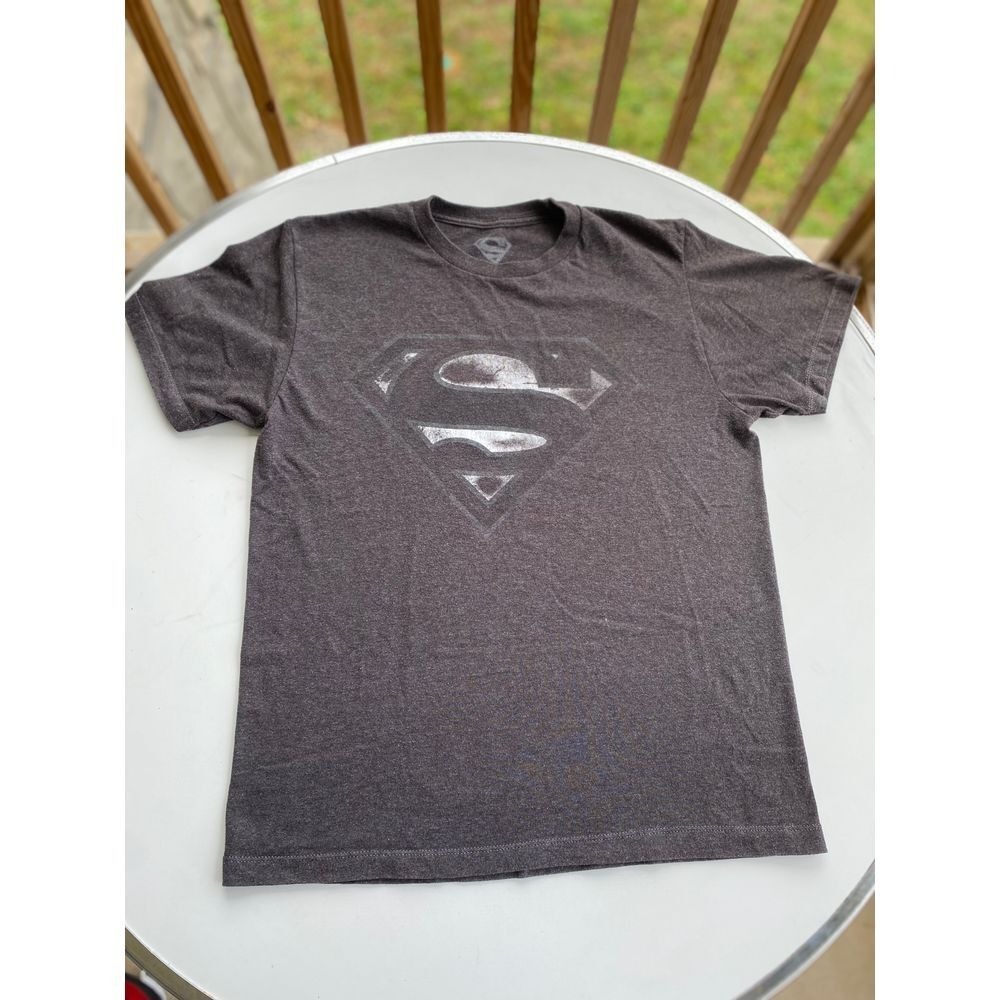 Superman Shirt Men's Medium gray DC Comics Graphic Tee Short Sleeve Logo Adult M